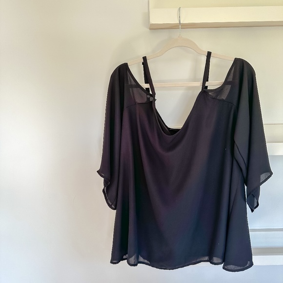 Torrid Black Flowy Cold Shoulder Blouse - Picture 1 of 3